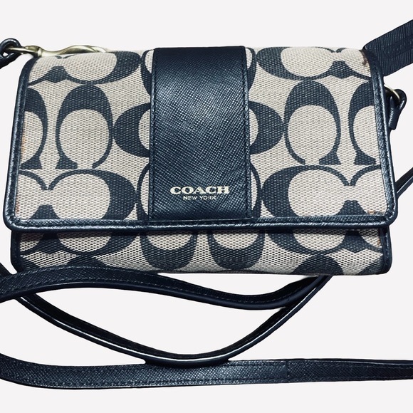 Coach Avery Signature Crossbody/Wallet - Picture 3 of 9